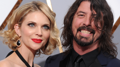 Dave Grohl’s Wife Jordyn Blum Seen Without A Wedding Ring And GOOD FOR HER