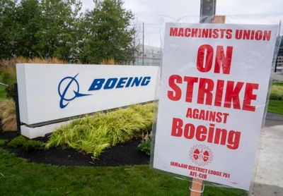 Boeing To Start Large-scale Furloughs With Seattle Strike Talks Stalled