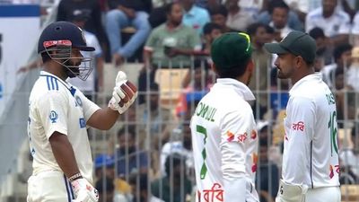 Angry Rishabh Pant to Litton Das: 'Mere ko kyu maar rahe ho?'- Watch