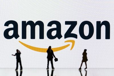 Amazon Raises Warehouse Workers' Minimum Pay To $22/Hour