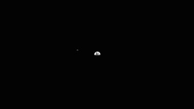 Jupiter-bound JUICE probe snaps photo of Earth, the moon and Uranus