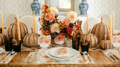 9 Stylish Fall Table Decor Ideas You’ll Want to Steal for Your Seasonal Soirées (And a Guide to Doing Just That)