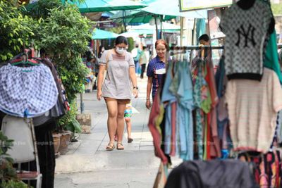 Only ‘poor Thais’ can be street vendors