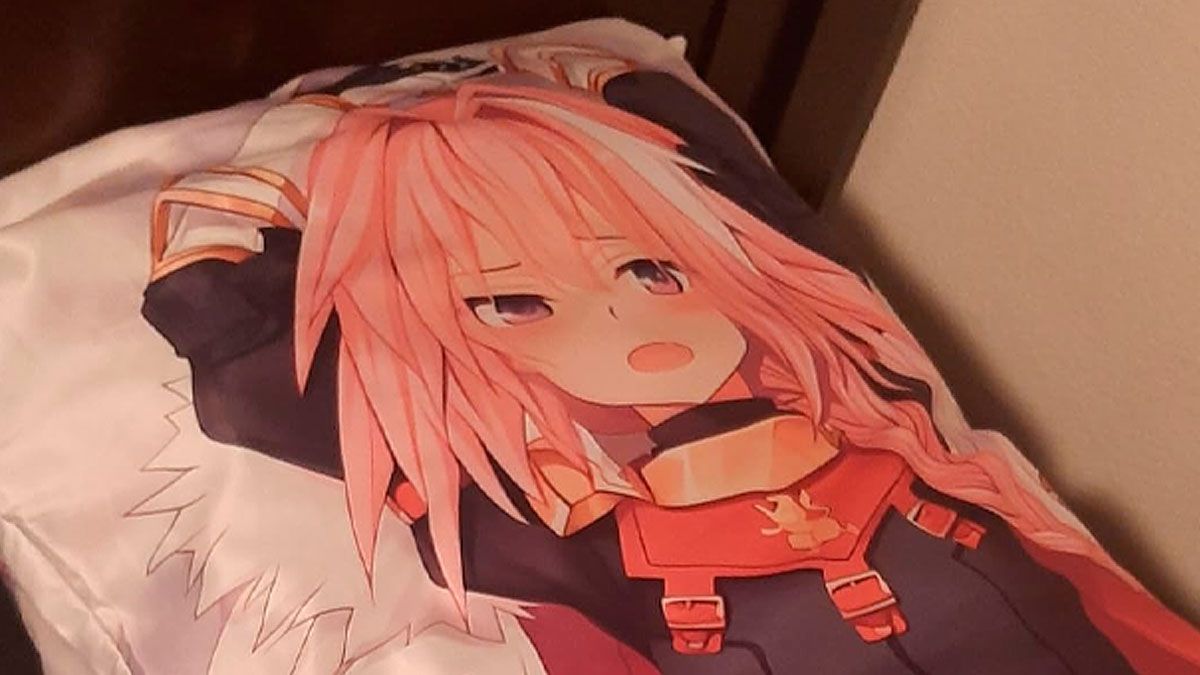 Boyfriend Throws A Tantrum Over GF Hiding His Anime…