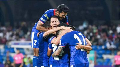 ISL: Chhetri-inspired BFC cruise past Hyderabad
