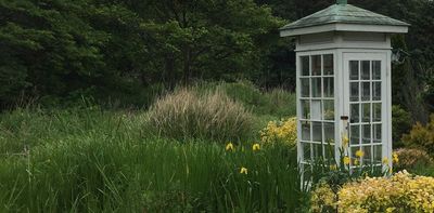 Wind phones help the bereaved deal with death, loss and grief − a clinical social worker explains the vital role of the old-fashioned rotary phone