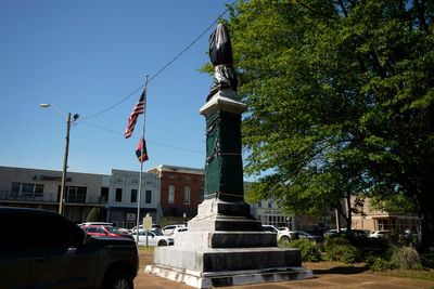 Mississippi mayor says a Confederate monument is staying in storage during a lawsuit