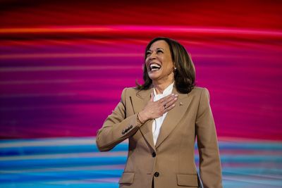 Harris praises Swift after endorsement