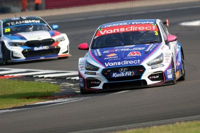 BTCC Silverstone: Chilton leads the way in free practice