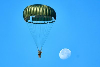 Hundreds of parachutists drop over Dutch heath to commemorate World War II operation