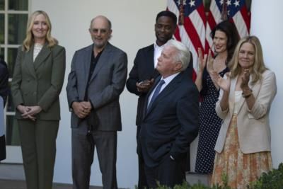 Martin Sheen And 'The West Wing' Cast Celebrate Anniversary