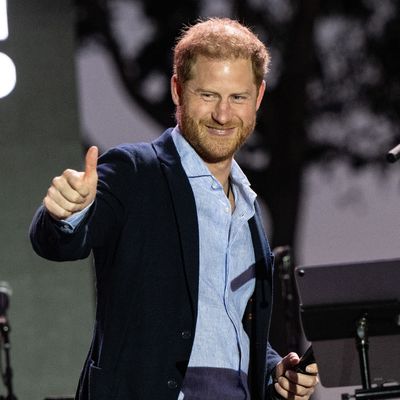 Prince Harry Honors First Responder During Solo Appearance at Star-Studded Charity Event Hosted by Kevin Costner