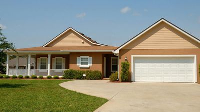 “Sorry Pumpkin”: Helpful Homeowner Reaches Her Limit After Enduring The Most Entitled Neighbors