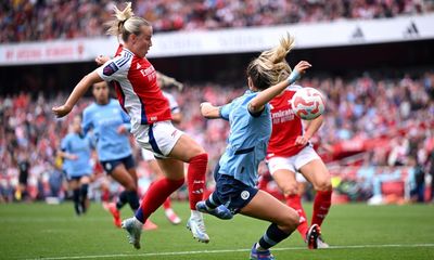 Arsenal’s Mead pegs back Manchester City in topsy-turvy WSL opener