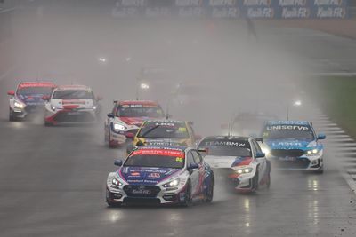 BTCC Silverstone: Ingram overcomes last lap contact with Sutton to win delayed final race