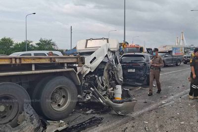 22-wheel truck smashes into 16 vehicles