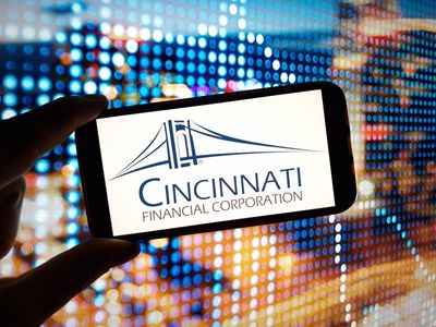 Cincinnati Financial Stock: Is CINF Outperforming the Financial Sector?