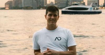 Scots-Australian athlete beats record for swimming around Manhattan