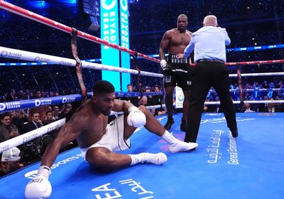 Carl Froch delivers brutal verdict on Anthony Joshua: ‘He shouldn’t be boxing’