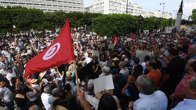 Tunisians resume protests against president ahead of October election