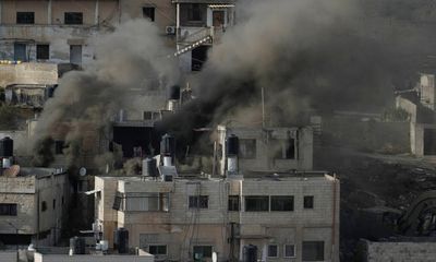 Israeli soldiers filmed pushing bodies of Palestinians off West Bank roof