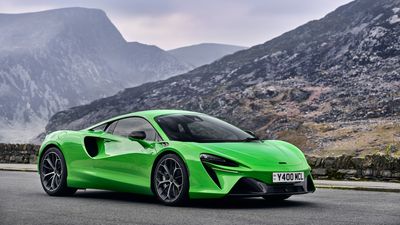 McLaren Artura Coupe review: a plug-in hybrid supercar that does it all