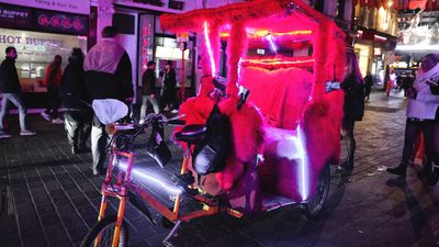 London Rickshaw Scam Charged Tourist Staggering $1700 For 1Km Ride; More Scams To Be Careful Of