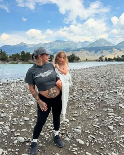 Elle King Announces Pregnancy With Second Child