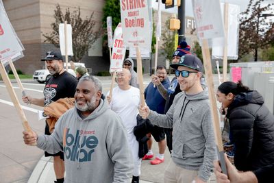 Boeing Offers Striking Workers A 'Best And Final' 30% Raise