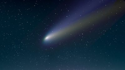 Bright comet Tsuchinshan-ATLAS could be visible without a telescope for the 1st time in 80,000 years. Here's how to see it this week.