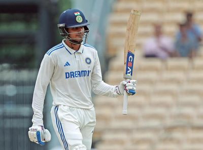 Dinesh Karthik sees 'greatness' in Shubman Gill, but...