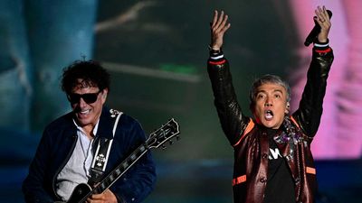 "Absolute garbage fabricated bulls***": Neal Schon hits back after criticism of Arnel Pineda, blames Avenged Sevenfold for Rock In Rio sound problems