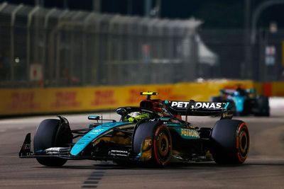 Mercedes "read race wrong" with Hamilton Singapore F1 strategy