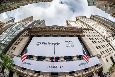 Palantir Stock Keeps Rising, But It's Still Higher than Analysts' Target Prices