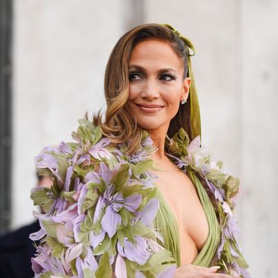 Fans notice J-Lo is still wearing a 'Ben' necklace in her latest post