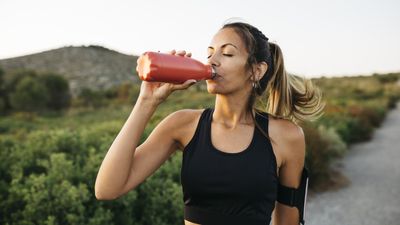 Forget pumpkin spice lattes, Skratch Labs limited-edition apple cider sports drink that's "crisp as an autumn breeze" is back