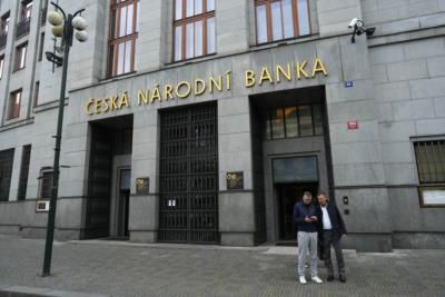 Czech Central Bank Cuts Interest Rate Amid Slow Recovery