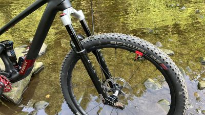 Is Manitou’s Mattoc Pro a real lightweight trail fork alternative to RockShox and Fox?