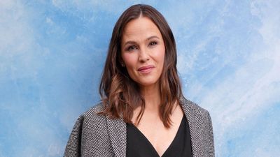 Jennifer Garner's dining room is filled with “cohesive and intentional” features that showcase her personality