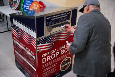 Wisconsin mayor caught moving ballot box