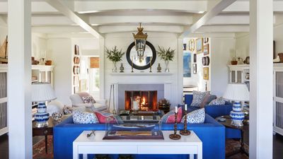 Loved the low key coastal interiors of The Perfect Couple? This stylish Nantucket home nails the classic coastal aesthetic with a refreshing twist