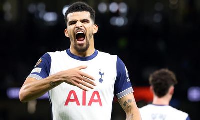 Solanke on song as Spurs recover from Dragusin red card to ease past Qarabag