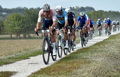 One wildcard spot for Mathieu van der Poel 'saved for him' on Dutch gravel worlds team