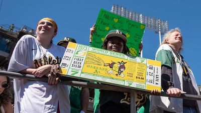 A’s Fans Hold Onto Old Memories, New Keepsakes in Team’s Farewell to Oakland