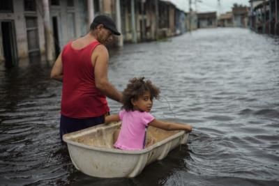 Hundreds In Taylor County, FL Refuse To Evacuate Before Hurricane