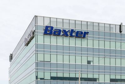 Baxter Stock: Is BAX Underperforming the Healthcare Sector?