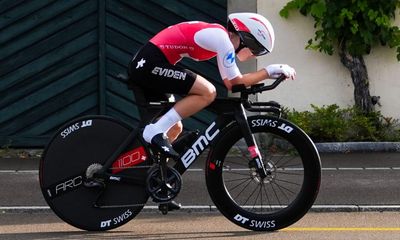 Swiss rider Muriel Furrer, 18, dies after fall at world cycling championships