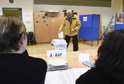 Czechs Vote In Senate Runoff, ANO Dominates