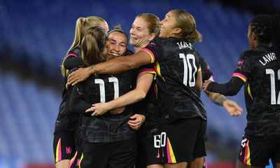 Lucy Bronze sparks second-half goal glut as Chelsea rout Palace 7-0