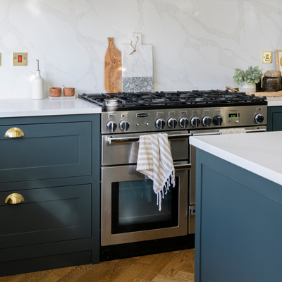 This oven-door cleaning hack cleaned away 10 years of grime in 10 minutes using a sponge and dishwasher tablet